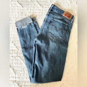 Levi skinny jean size 26